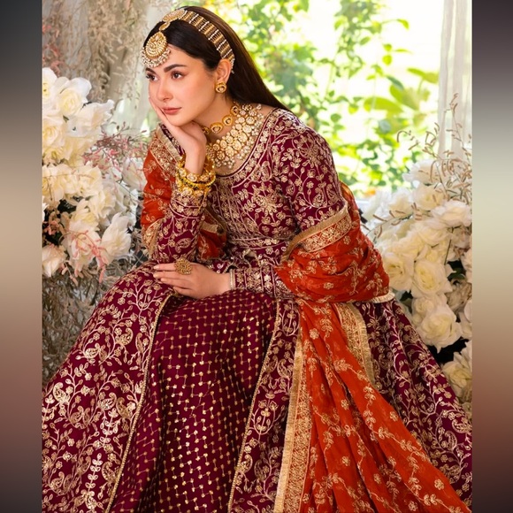 Asim Jofa Bridal Dress - Picture 4 of 17